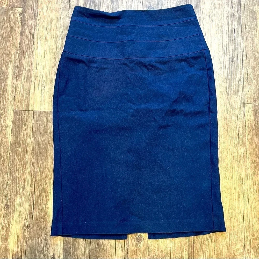 Venus Women’s Navy Blue Back Slit Pencil Skirt And Back Zipper Size 4